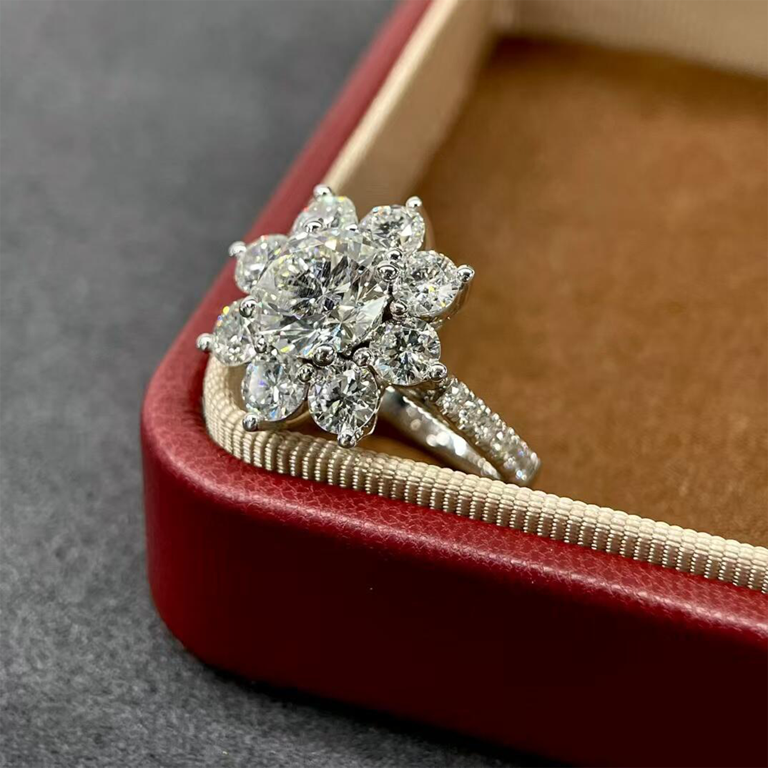 Raisove PT950鉑金 1cts 太陽花培育鑽石戒指 D色(R-005)