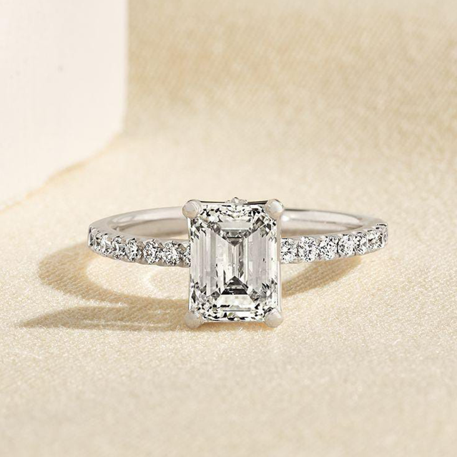 Raisove PT950鉑金 2.02cts 碎石祖母綠切割培育鑽石戒指 E色(R-014)